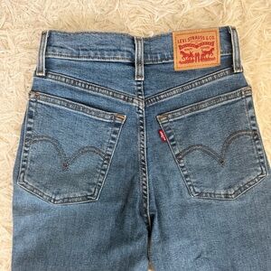 Levi's Wedgie Straight 24x28 Classic Blue Denim Jeans